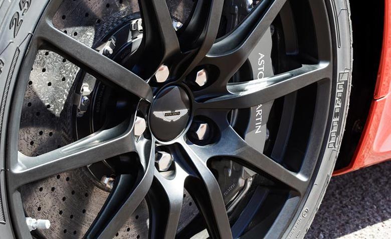 Aston Martin Introduces the 2015 V12 Vantage S Roadster 6