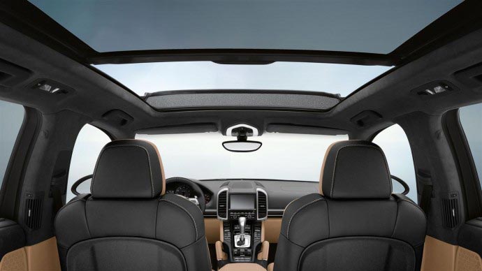 The 2014 Porsche Cayenne Platinum Edition 7