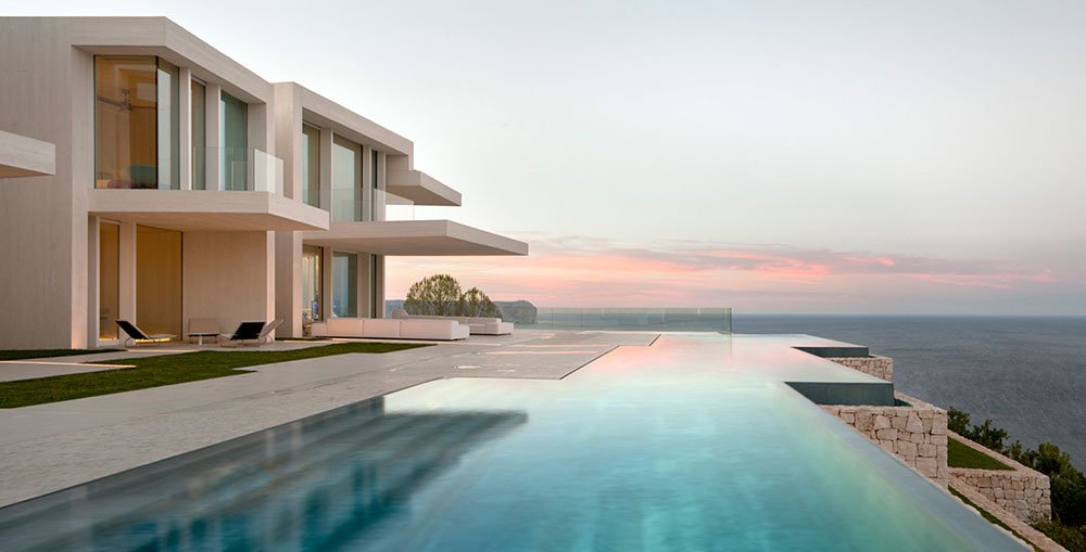 Ein Blick aufs Meer by Ramon Esteve Estudio 2