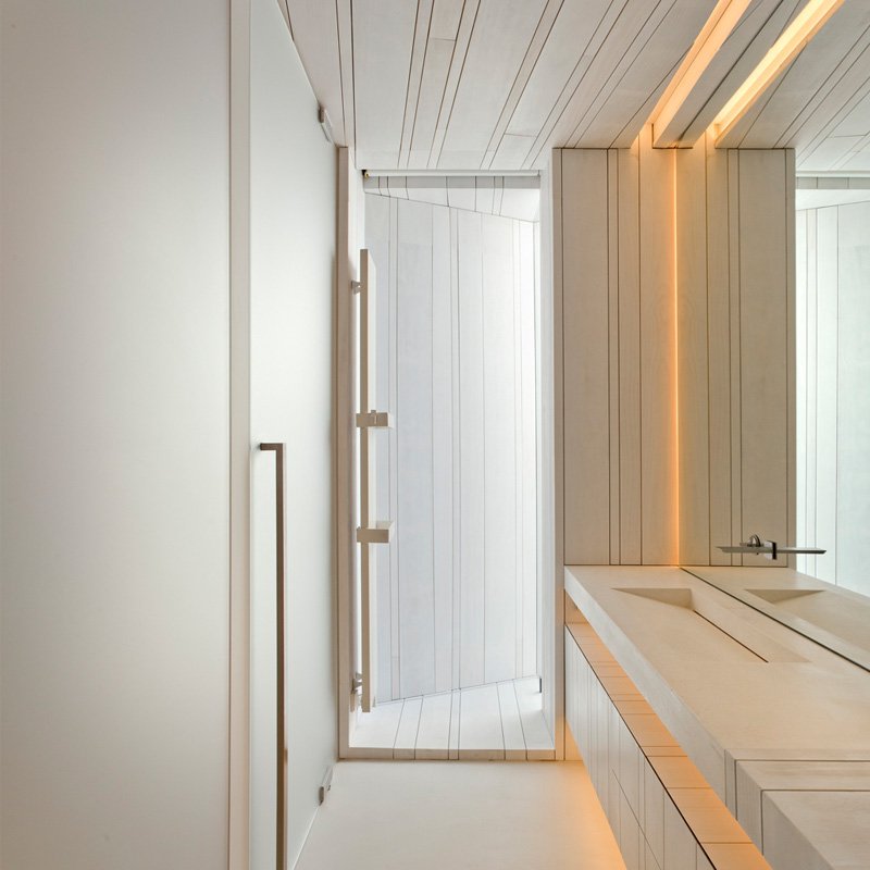 Ein Blick aufs Meer by Ramon Esteve Estudio 5