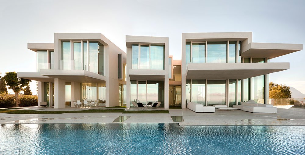 Ein Blick aufs Meer by Ramon Esteve Estudio 1