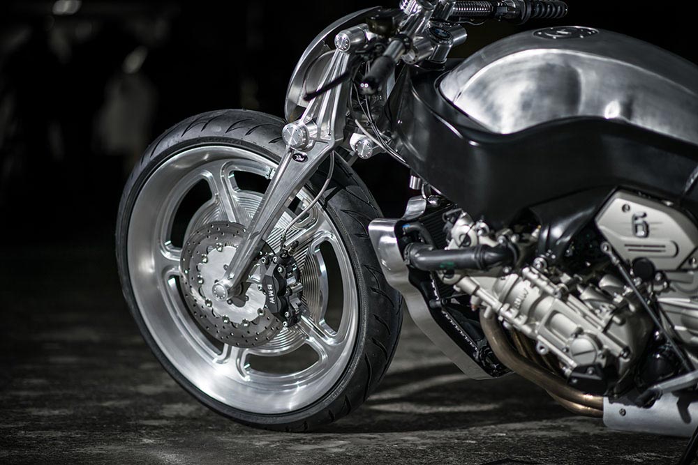 BMW Motorrad präsentiert Ignite Straight Six Project 24