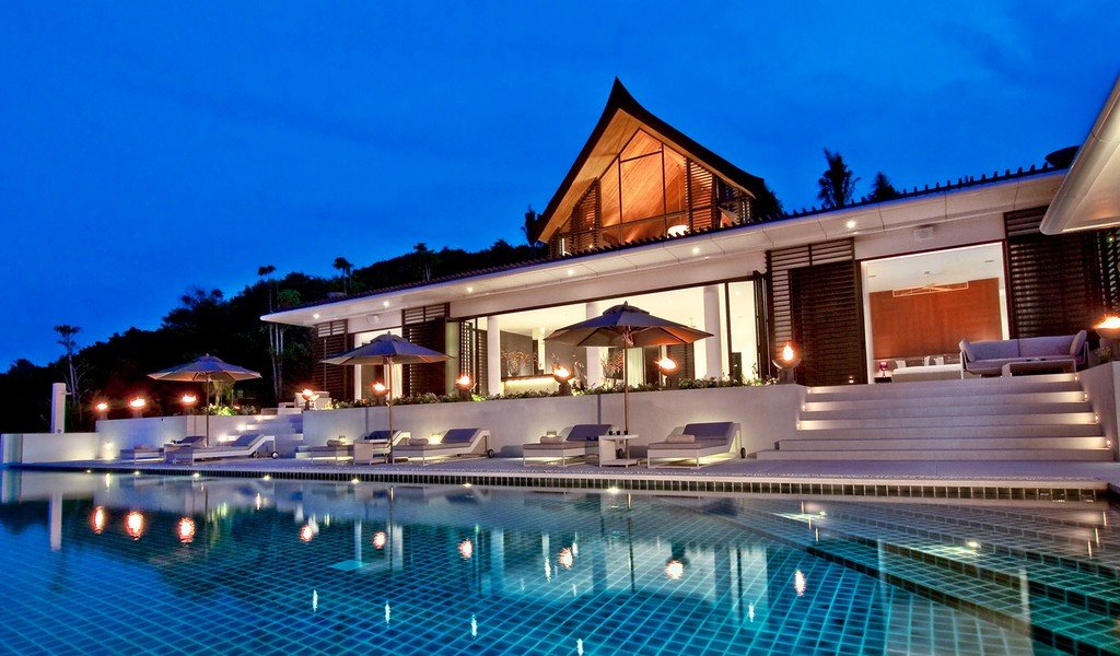 Fantastic Beachfront Villa in Phuket 1