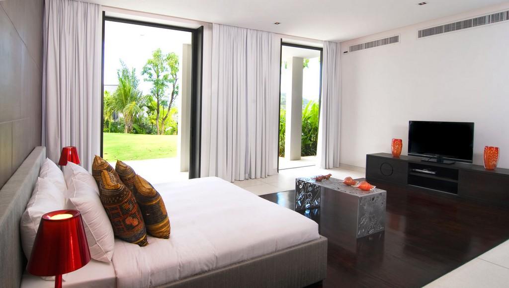 Fantastic Beachfront Villa in Phuket 12
