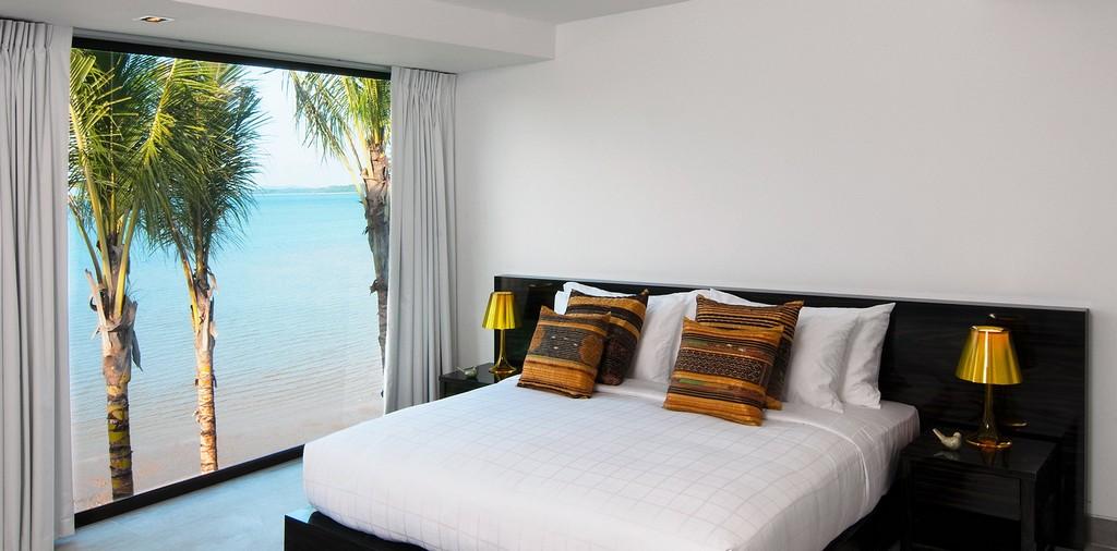 Fantastic Beachfront Villa in Phuket 10