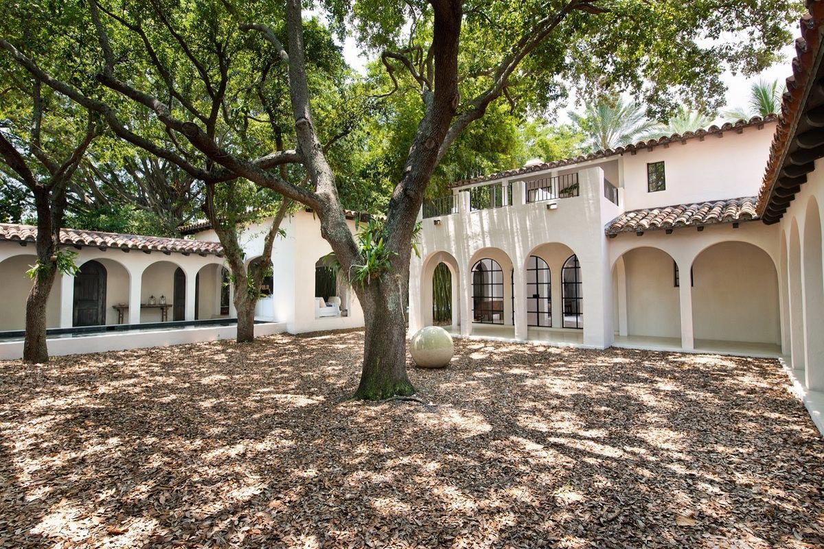 Calvin Klein sells Miami Beach Home 8