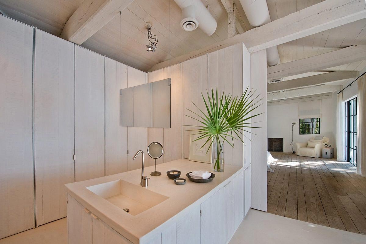 Calvin Klein sells Miami Beach Home 9