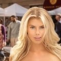 Carl’s Jr. Charlotte McKinney All-Natural “Too Hot For TV” Werbespot