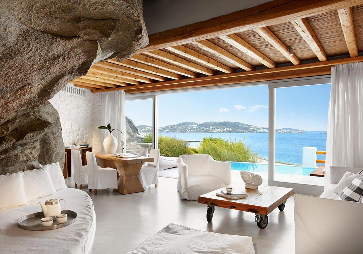 The luxurious Cavo Tagoo in Mykonos 6