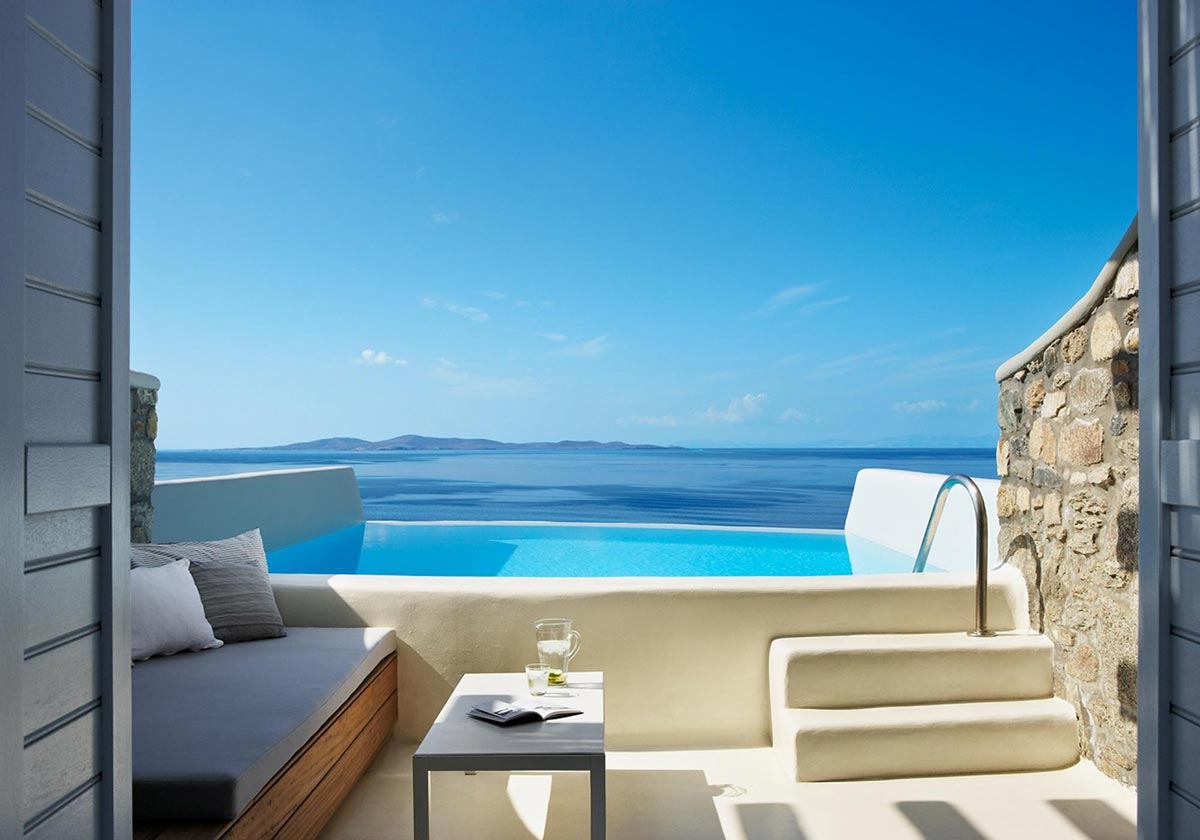 The luxurious Cavo Tagoo in Mykonos 7