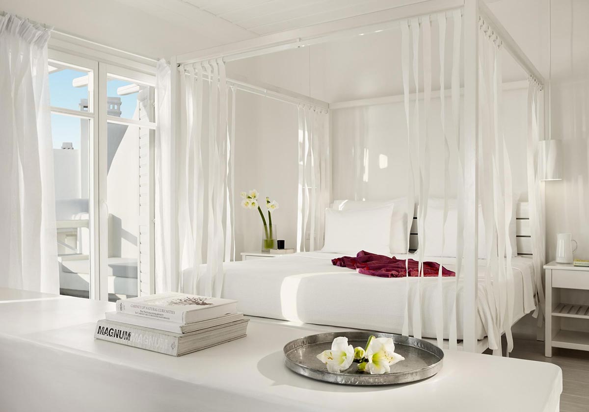 The luxurious Cavo Tagoo in Mykonos 8
