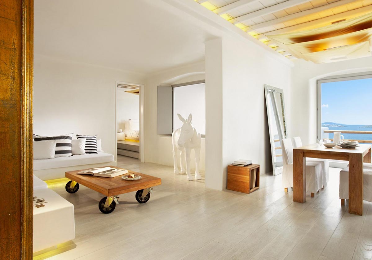 The luxurious Cavo Tagoo in Mykonos 10