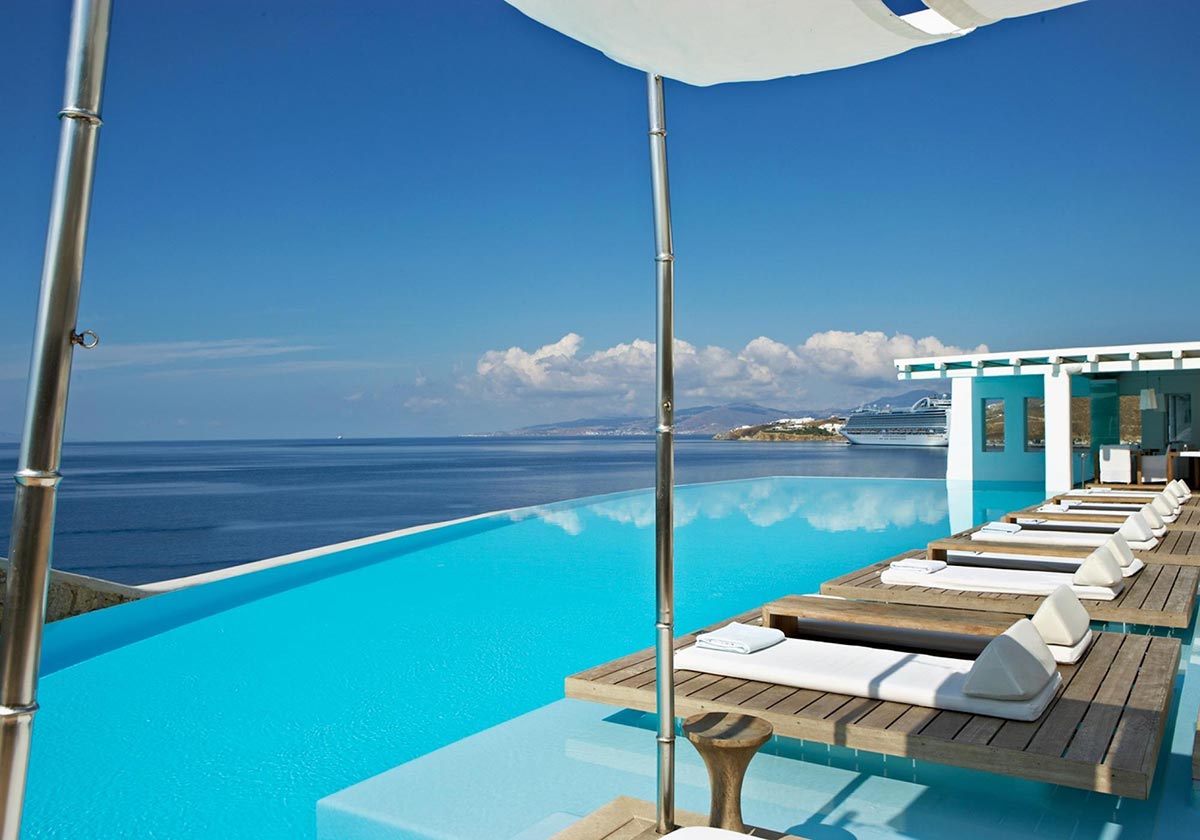 The luxurious Cavo Tagoo in Mykonos 11