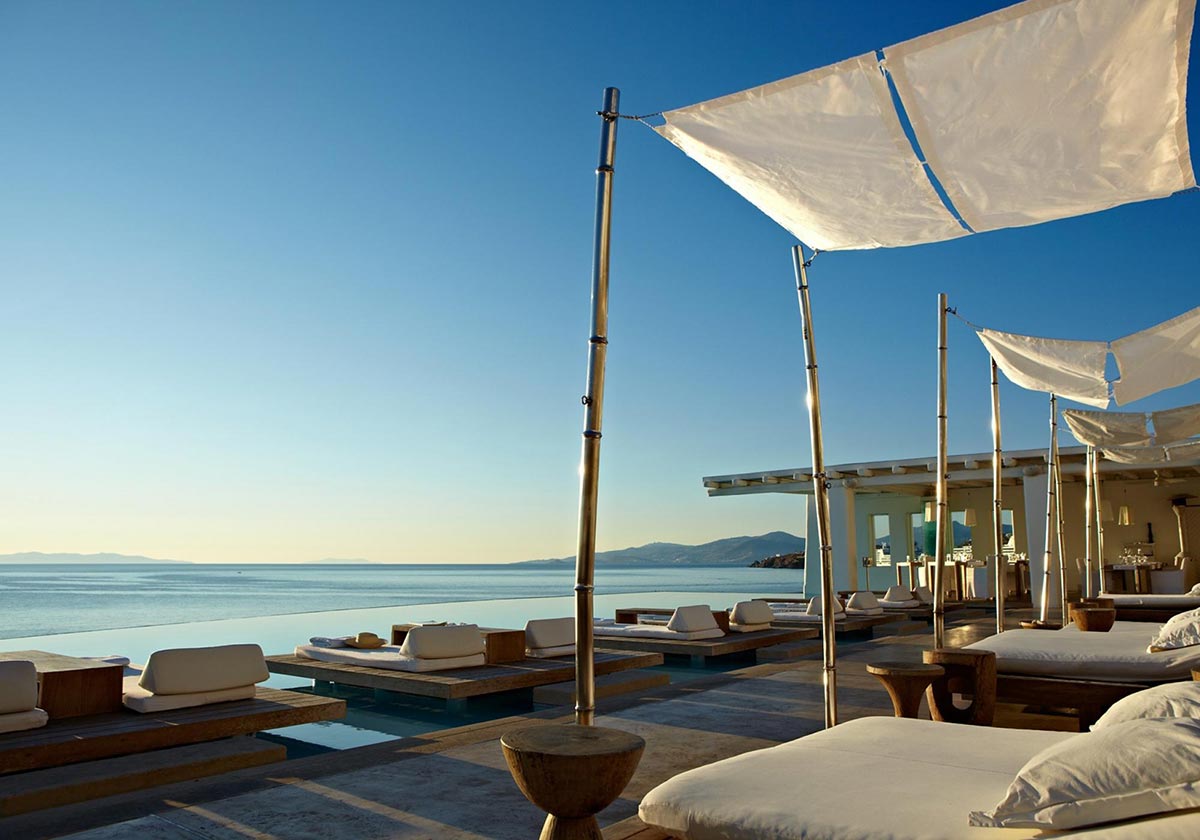The luxurious Cavo Tagoo in Mykonos 12