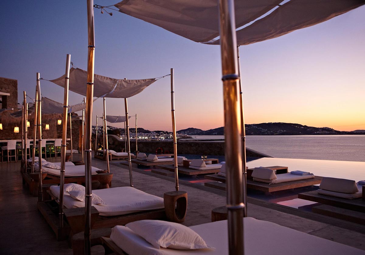 The luxurious Cavo Tagoo in Mykonos 13