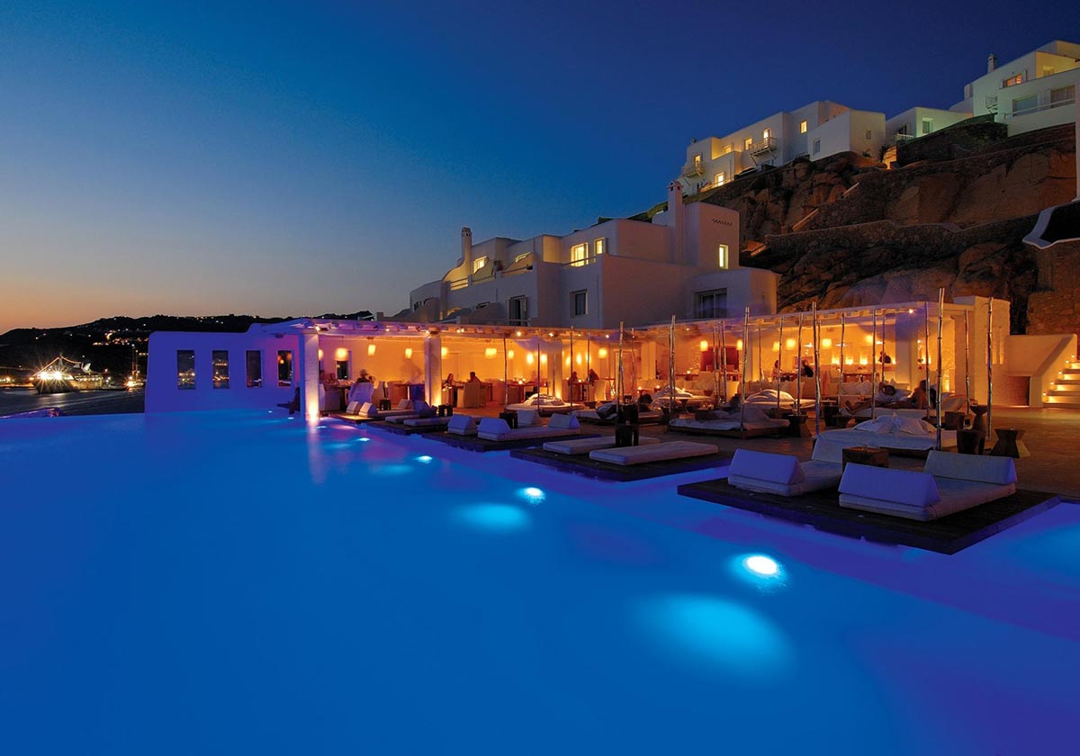 The luxurious Cavo Tagoo in Mykonos 14