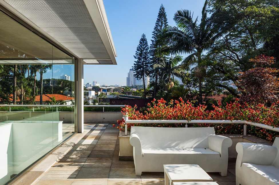 Die moderne MG Residence von Reinach Mendonça Arquitetos Associados 16