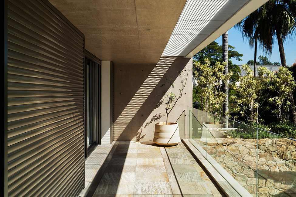 Die moderne MG Residence von Reinach Mendonça Arquitetos Associados 5