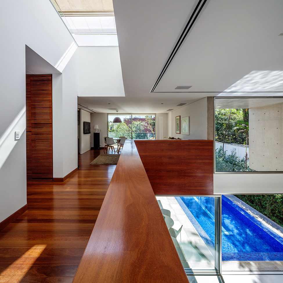 Die moderne MG Residence von Reinach Mendonça Arquitetos Associados 6