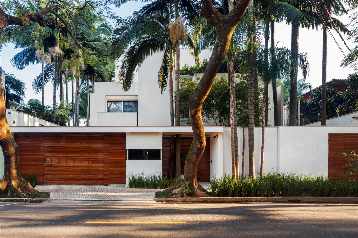 Die moderne MG Residence von Reinach Mendonça Arquitetos Associados 1