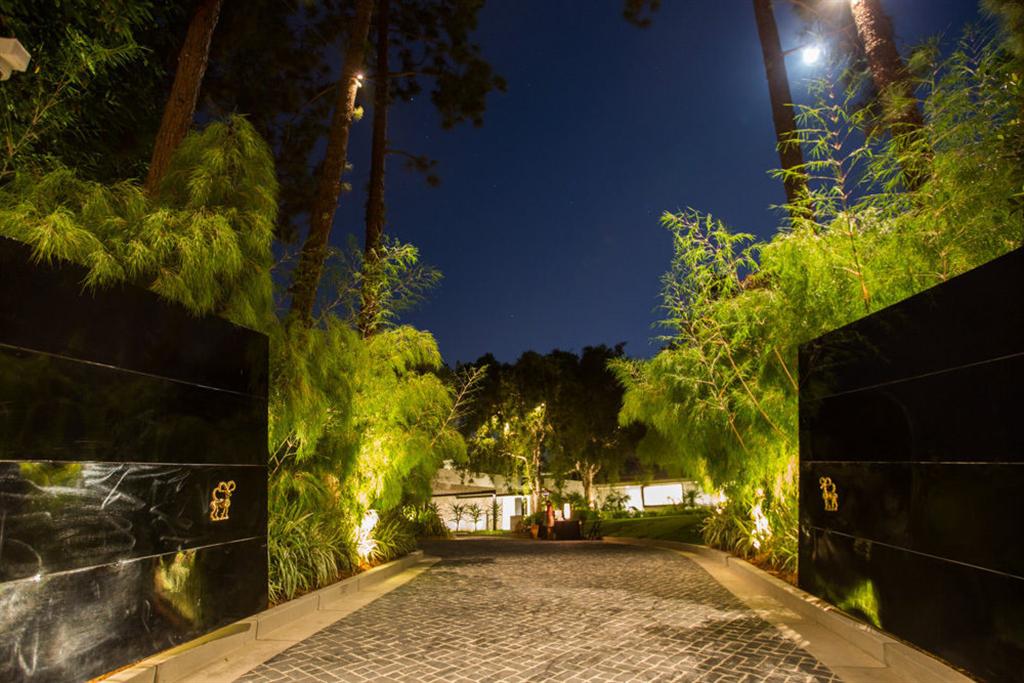 Ellen DeGeneres Bought Luxury Mansion In Los Angeles For $40 Million 2