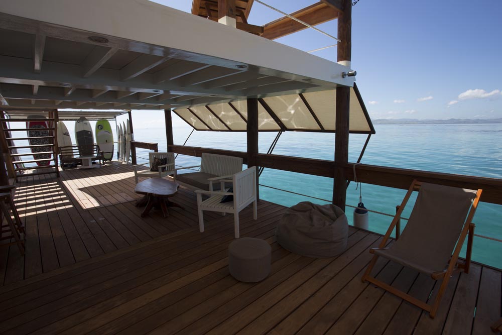 Floating-Bar-Cloud-9-Fiji-05