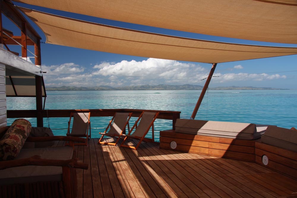 Floating-Bar-Cloud-9-Fiji-08
