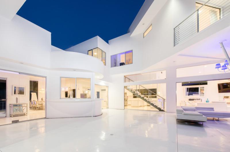Inside Akon’s Heaven Estate in California 12