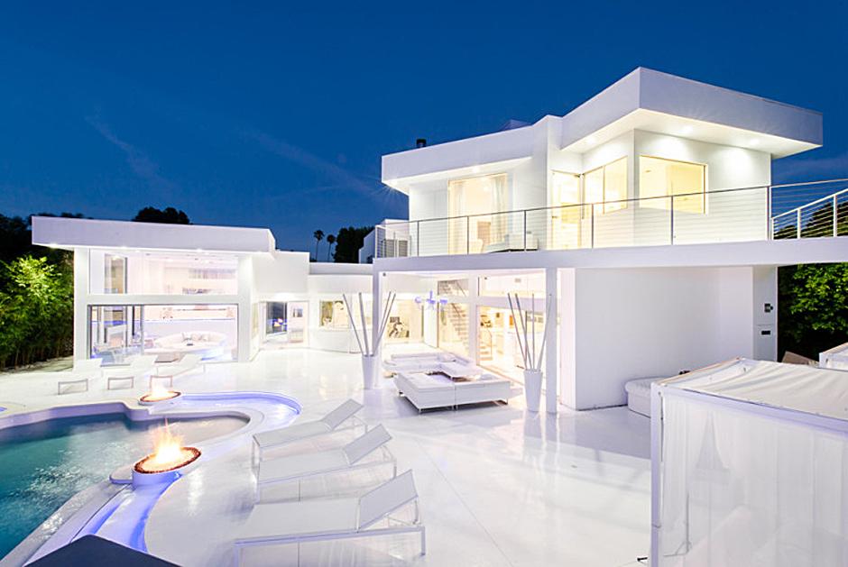Inside Akon’s Heaven Estate in California 1