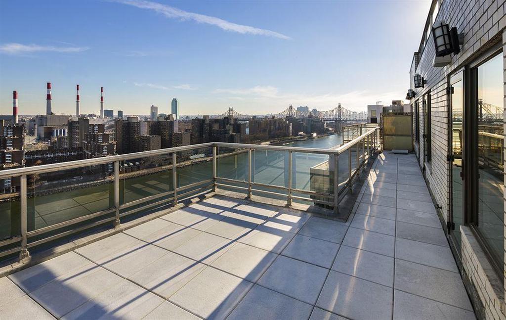 Inside Frank Sinatras NYC Penthouse 2
