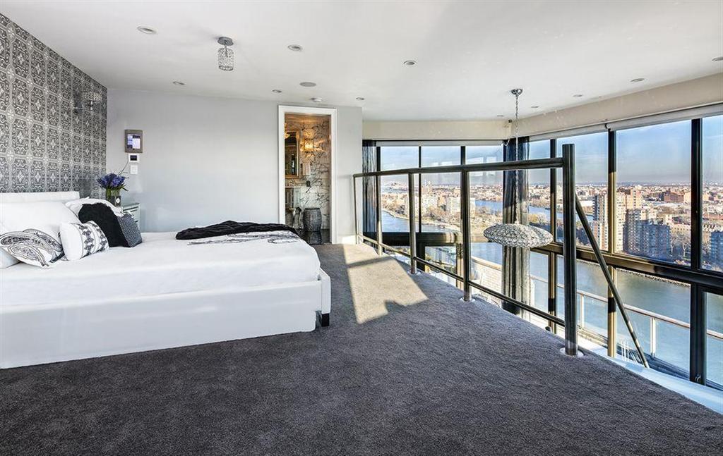 Inside Frank Sinatras NYC Penthouse 5