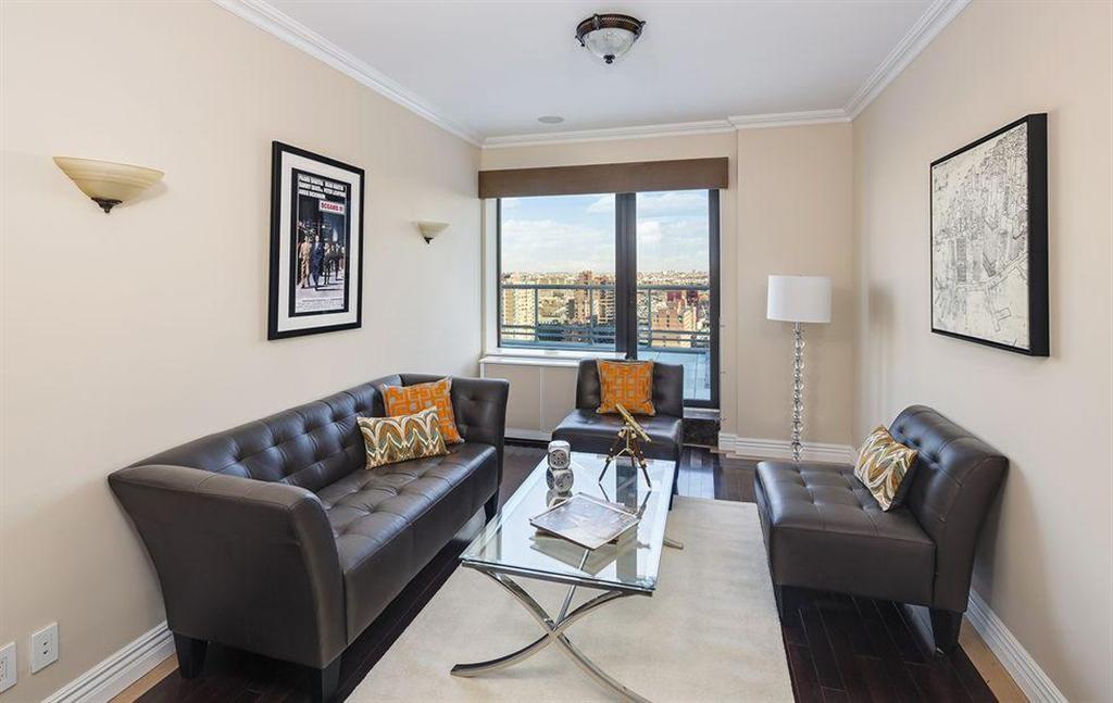 Inside Frank Sinatras NYC Penthouse 10