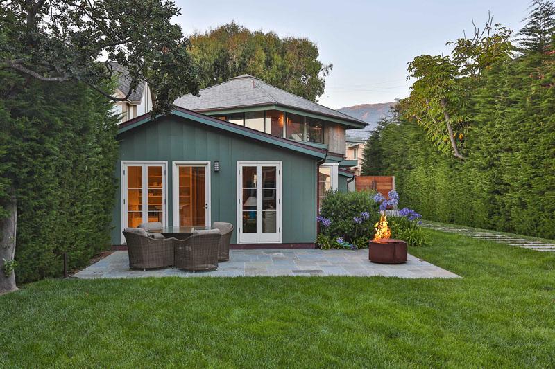 Inside Leonardo DiCaprio’s $17.35 Million Malibu Beach House 21