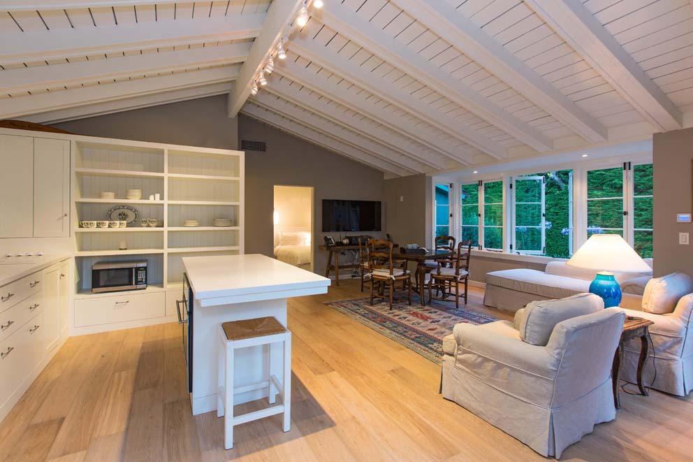 Inside Leonardo DiCaprio’s $17.35 Million Malibu Beach House 14
