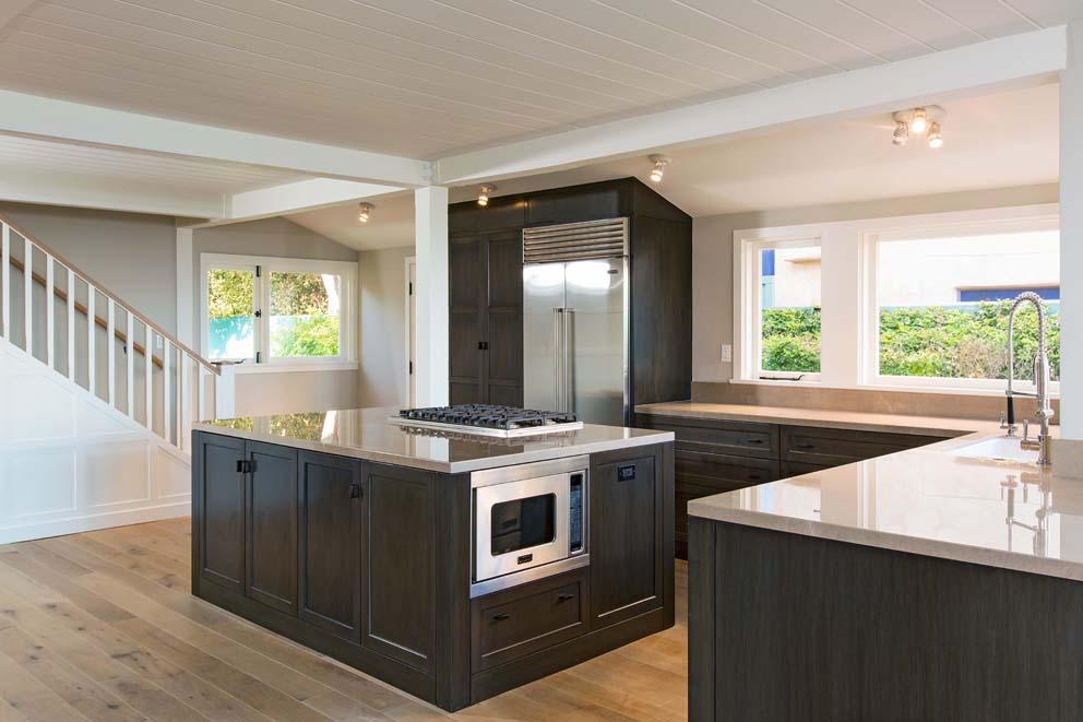 Inside Leonardo DiCaprio’s $17.35 Million Malibu Beach House 17