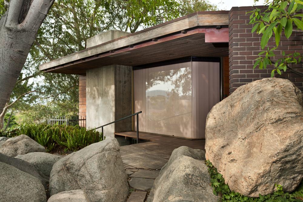 L.A. Silvertop House Designed by John Lautner for Sale 7