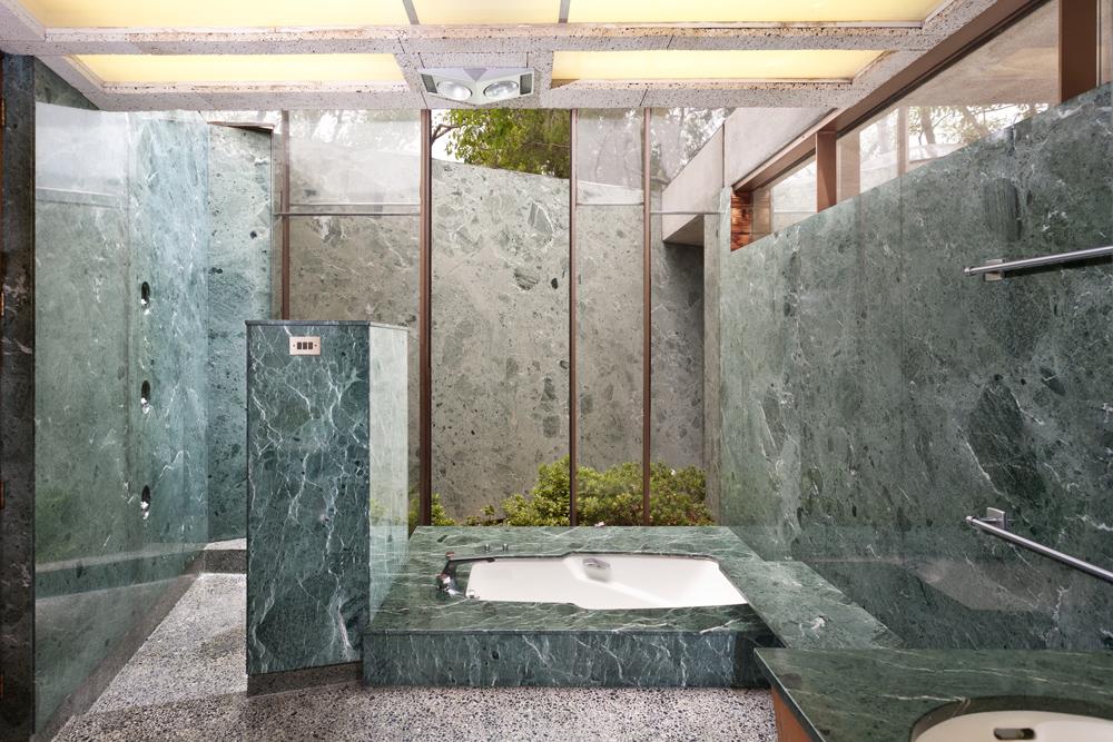L.A. Silvertop House Designed by John Lautner for Sale 10