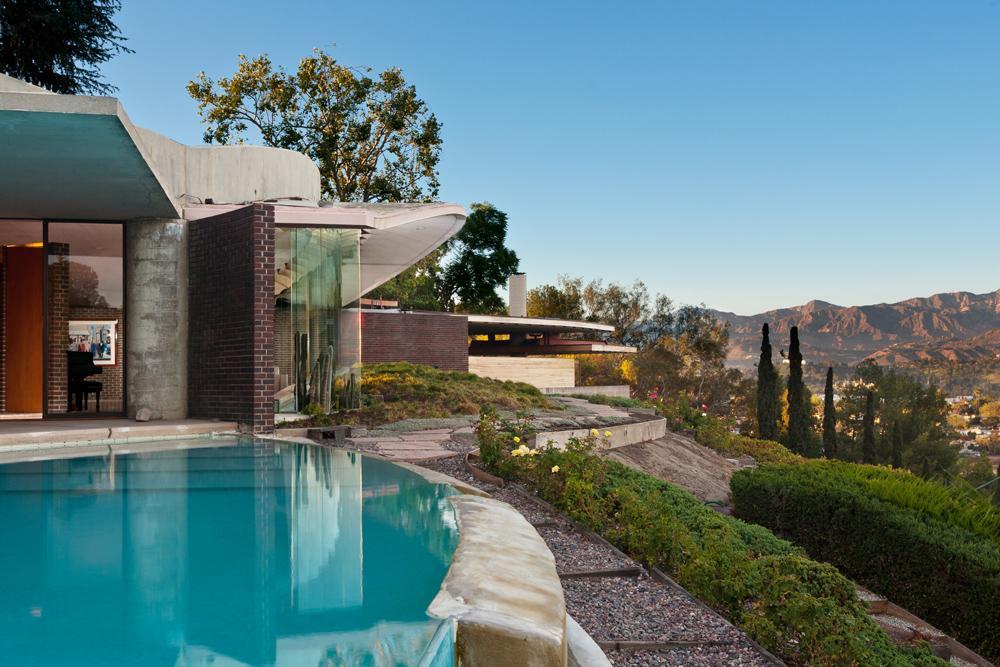 L.A. Silvertop House Designed by John Lautner for Sale 11