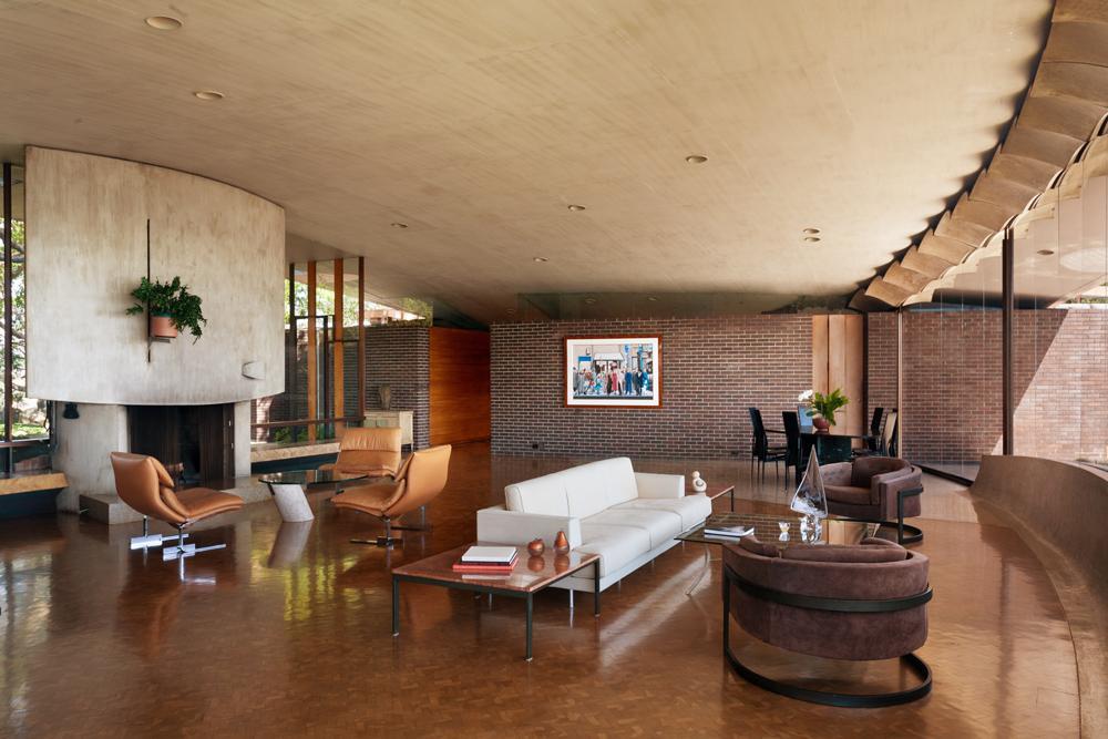 L.A. Silvertop House Designed by John Lautner for Sale 12