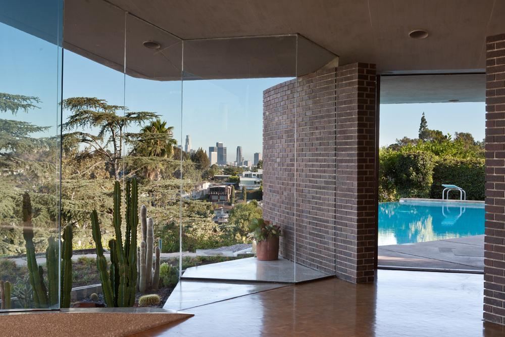 L.A. Silvertop House Designed by John Lautner for Sale 13