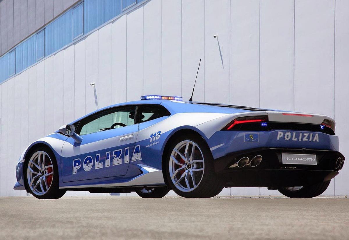 Lamborghini spendet Huracán an italienische Polizei 2
