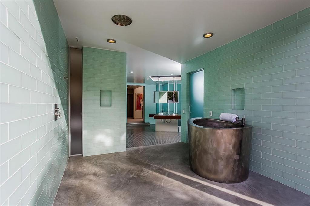 Leonardo DiCaprio’s Home Available For Rent 8