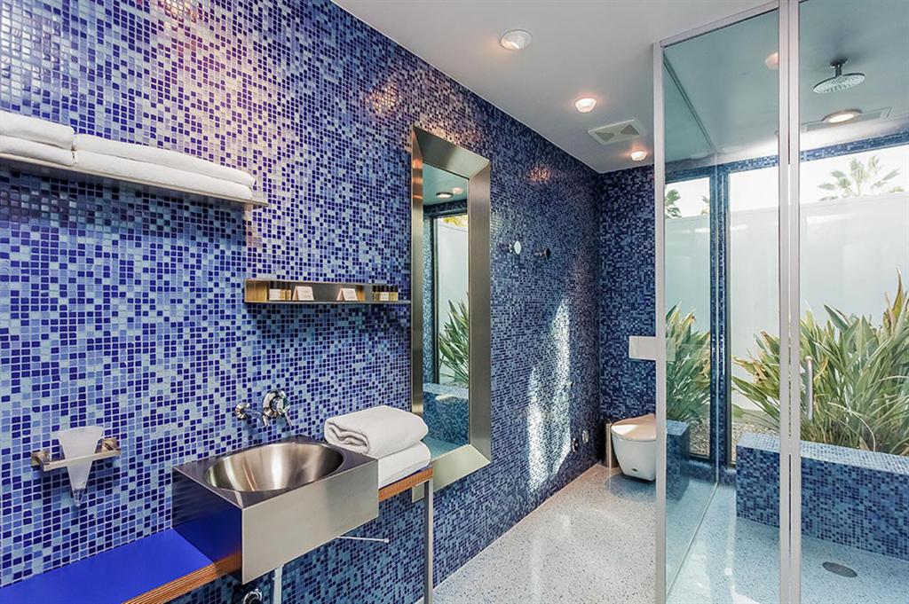Leonardo DiCaprio’s Home Available For Rent 10