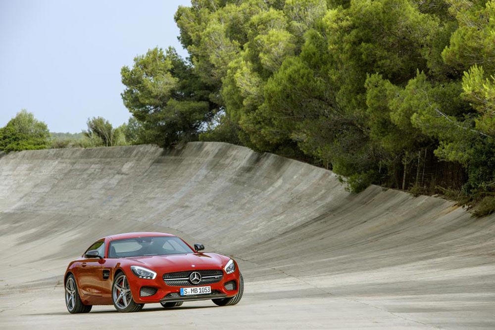 Schöne Proportionen: Der Mercedes-AMG GT x Fire Opal 7