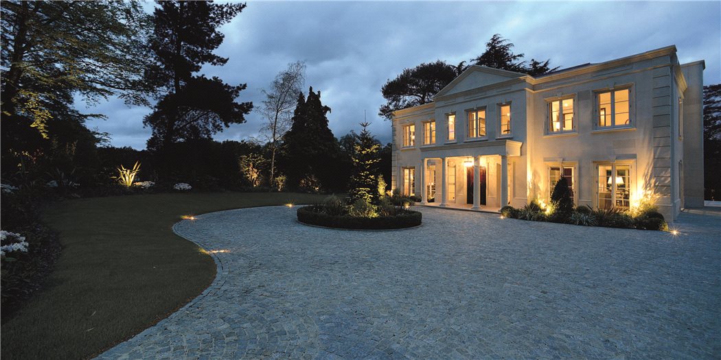 Neu trifft Alt x Die $27 Million Surrey Mansion 5
