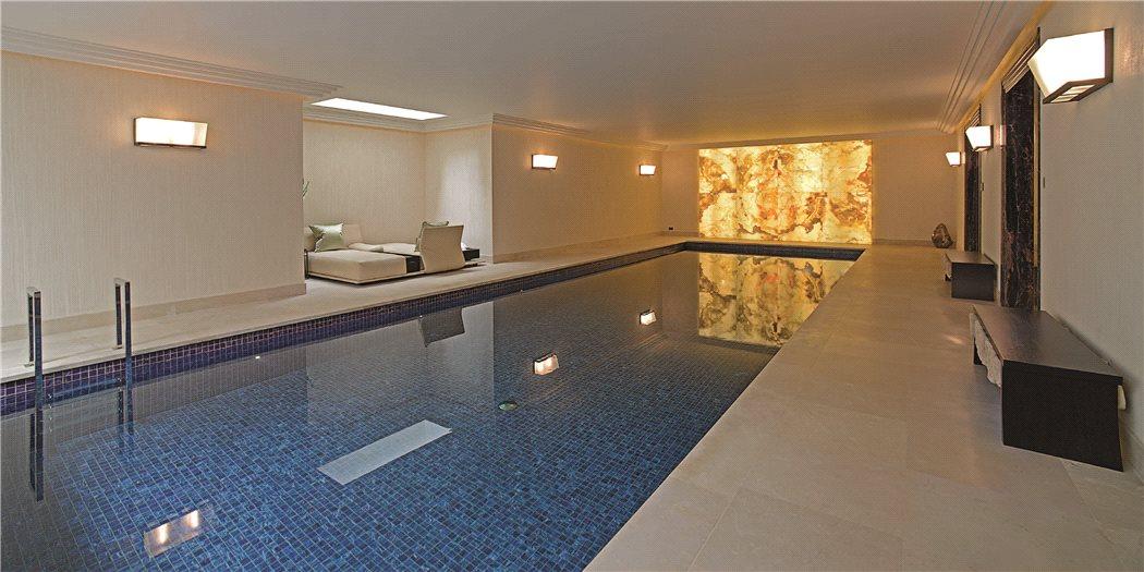 Neu trifft Alt x Die $27 Million Surrey Mansion 7