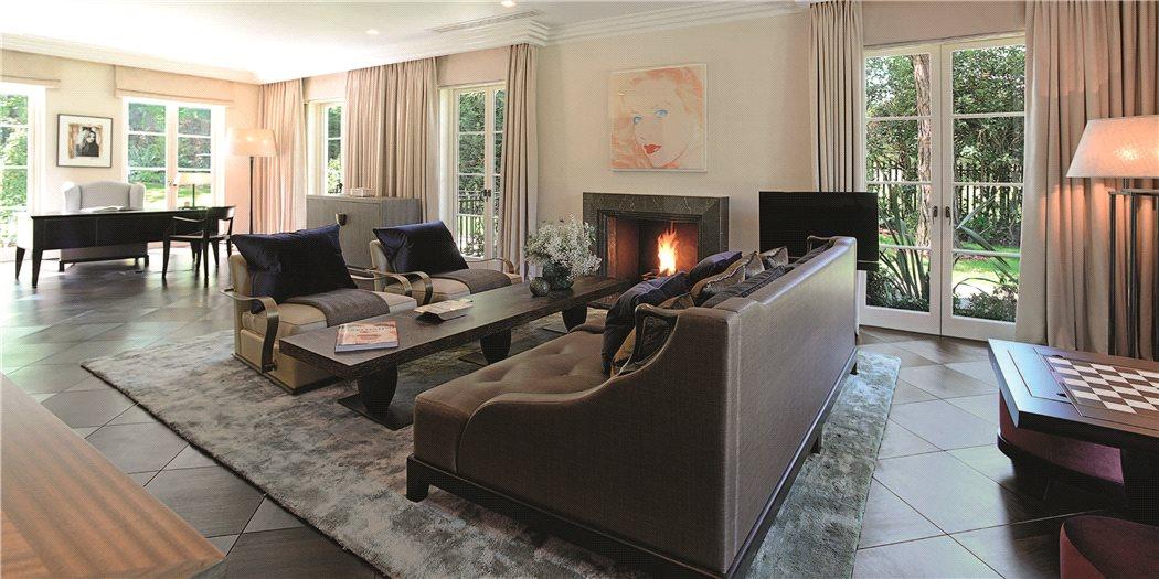 Neu trifft Alt x Die $27 Million Surrey Mansion 8