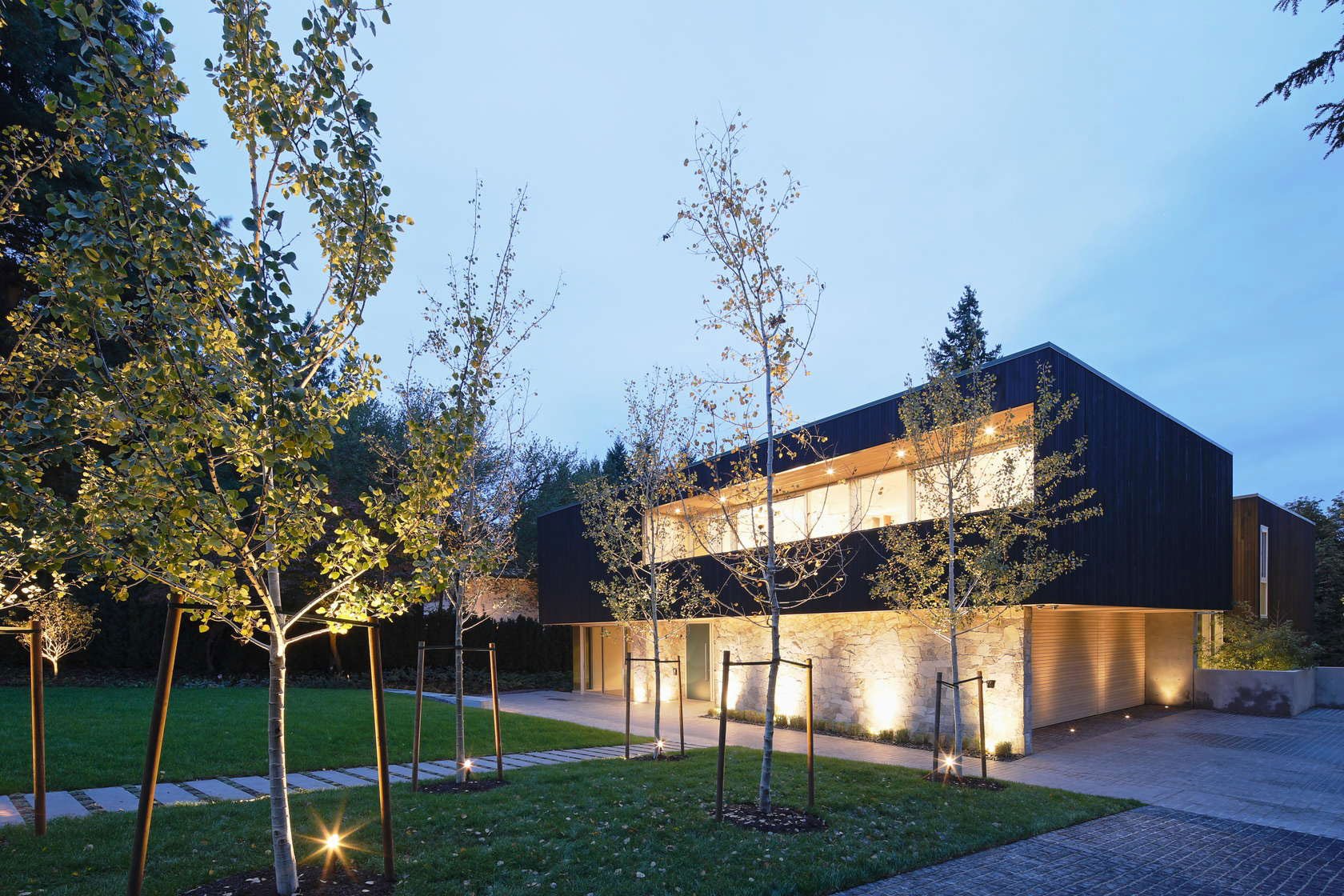 The Point Grey Residence by Evoke 15