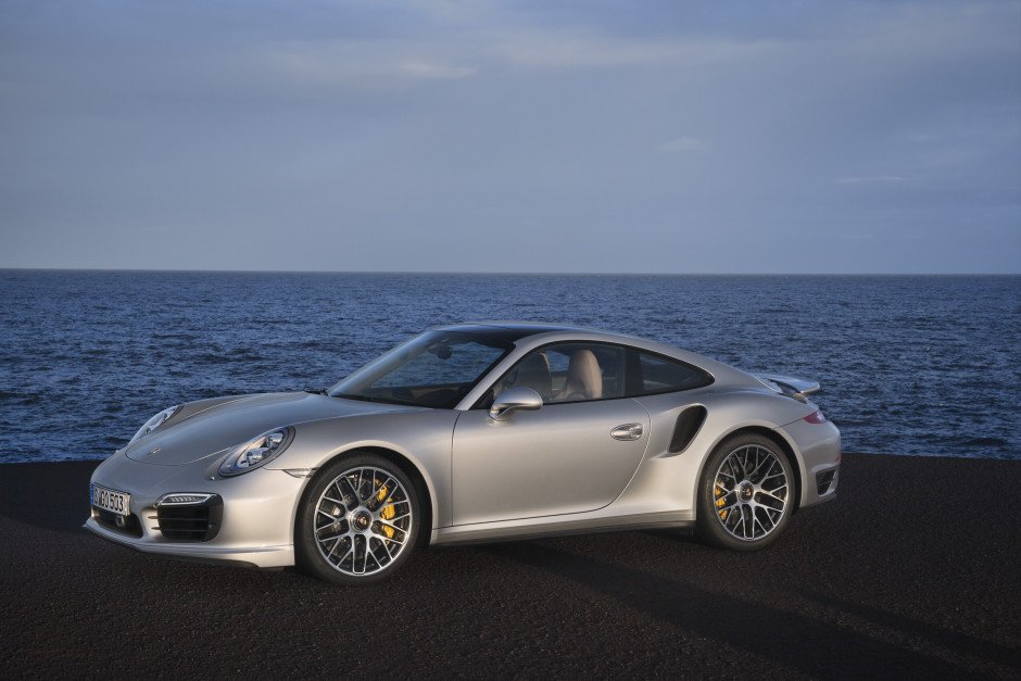 Porsche 911 Turbo and 911 Turbo S 4
