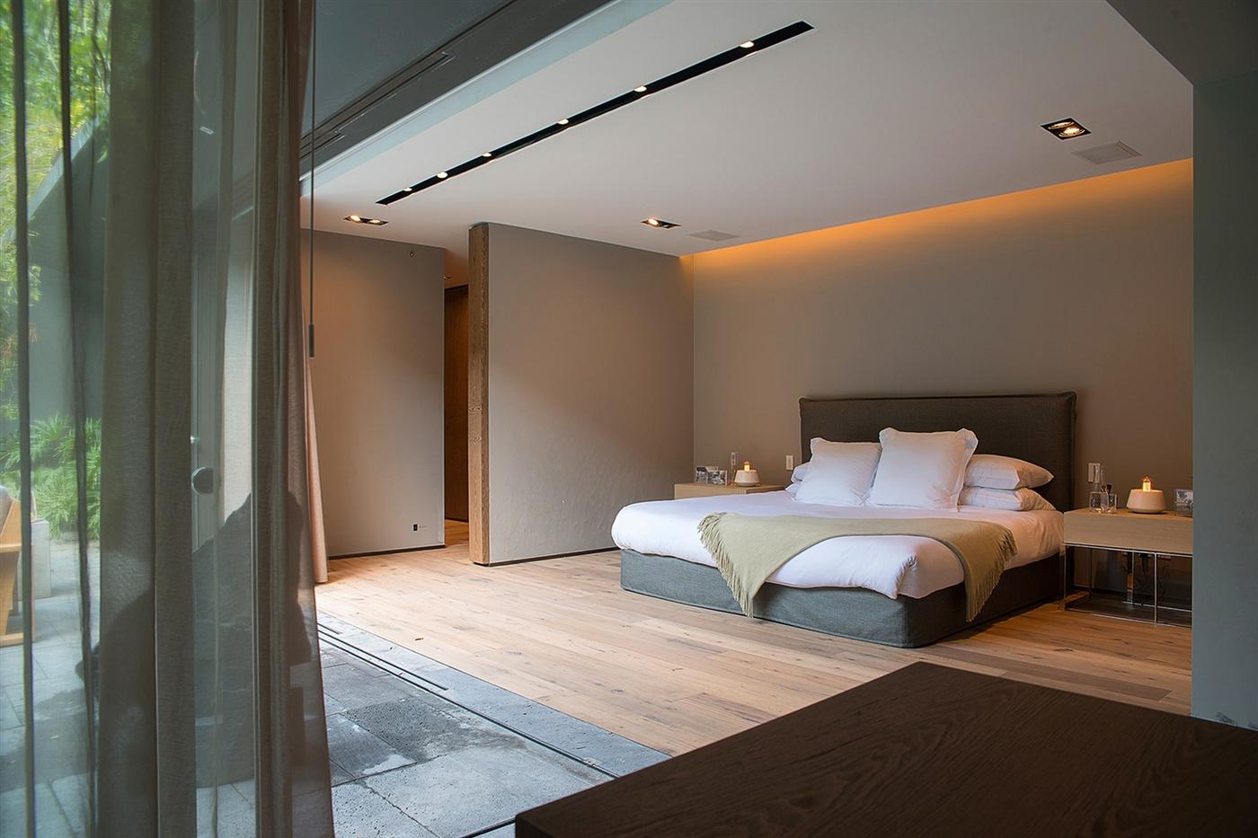 The Barranca House in Mexico City 12